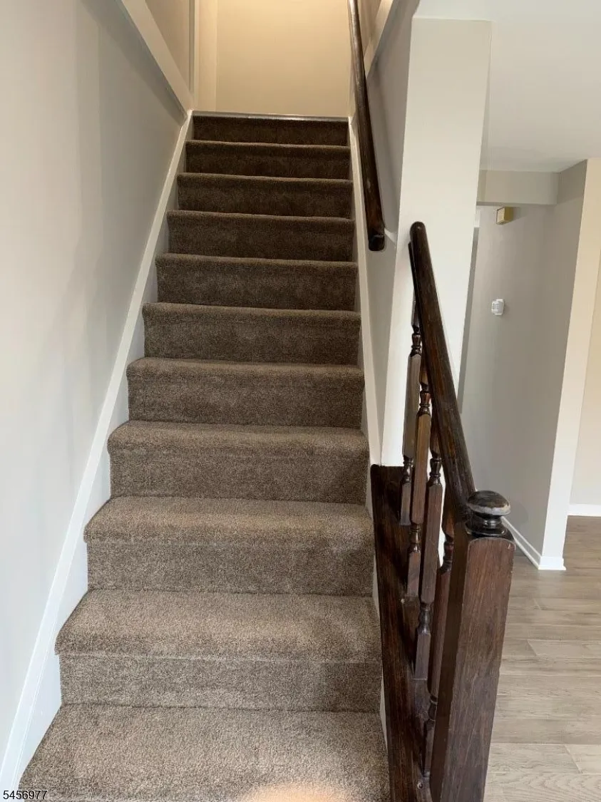 34 Ben Franklin Dr Franklin, NJ 07416