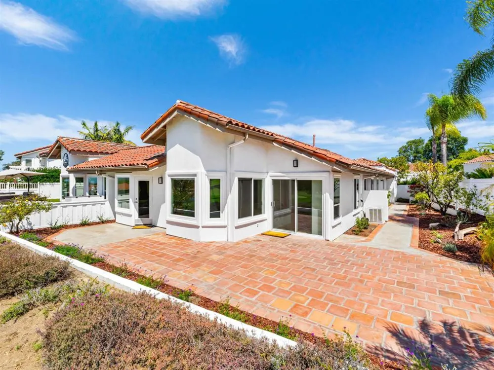 4957 Alicante Way Oceanside, CA 92056