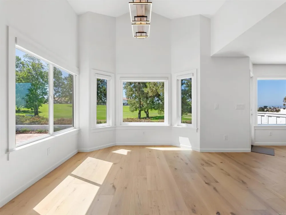 4957 Alicante Way Oceanside, CA 92056