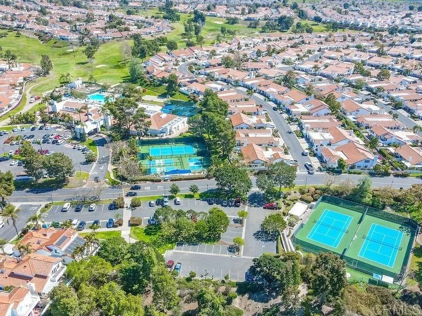 4957 Alicante Way Oceanside, CA 92056