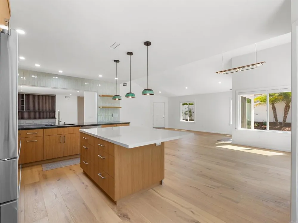 4957 Alicante Way Oceanside, CA 92056