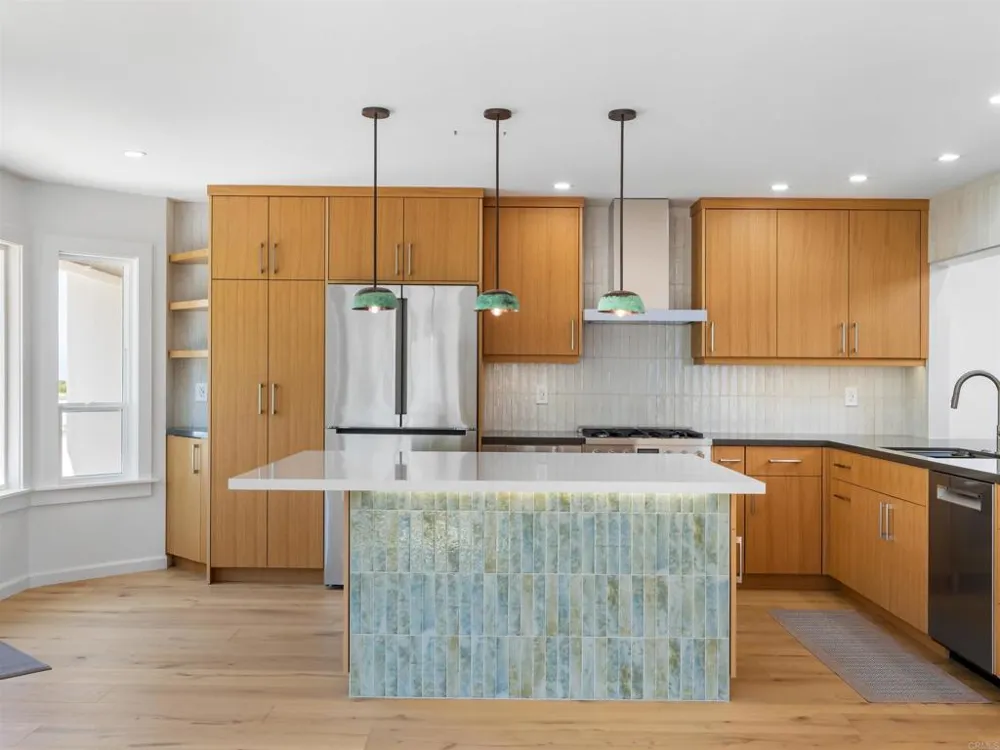 4957 Alicante Way Oceanside, CA 92056