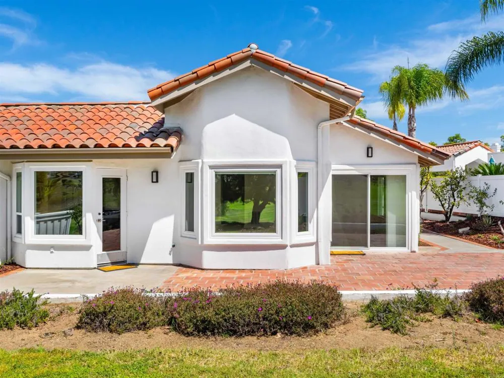 4957 Alicante Way Oceanside, CA 92056