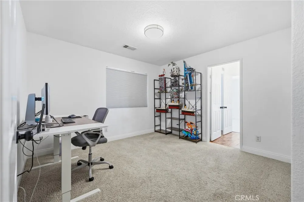 1638 E Miki Way Lancaster, CA 93535