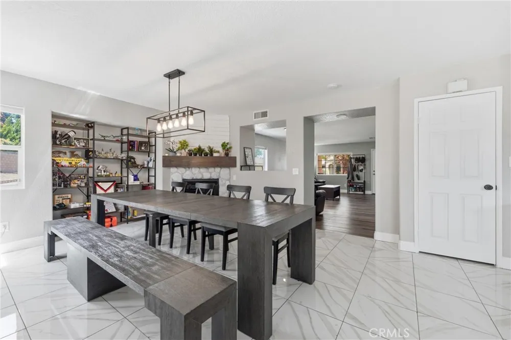 1638 E Miki Way Lancaster, CA 93535