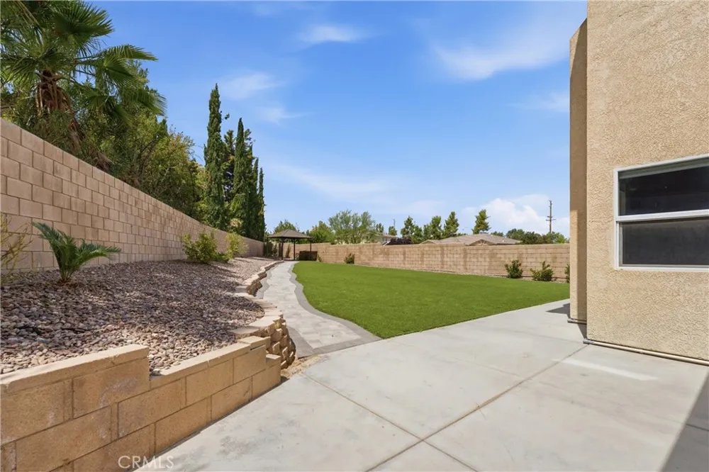 1638 E Miki Way Lancaster, CA 93535