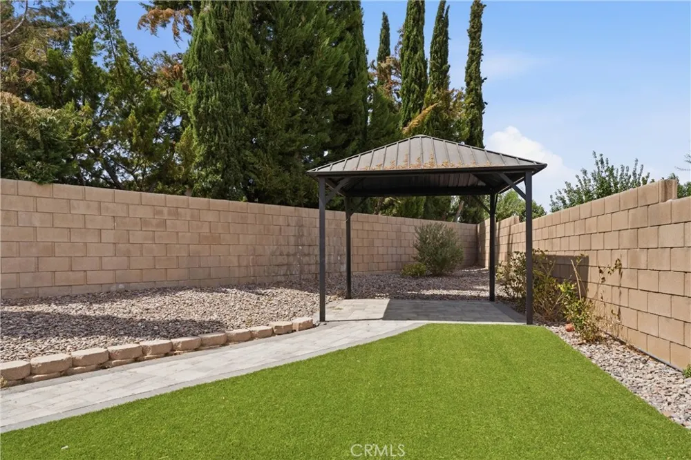 1638 E Miki Way Lancaster, CA 93535