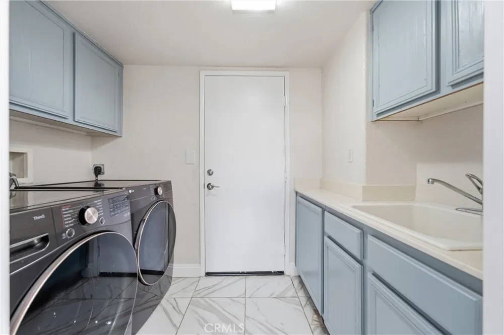 1638 E Miki Way Lancaster, CA 93535