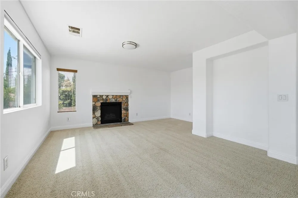 1638 E Miki Way Lancaster, CA 93535