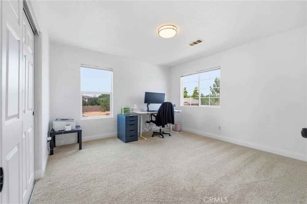 1638 E Miki Way Lancaster, CA 93535