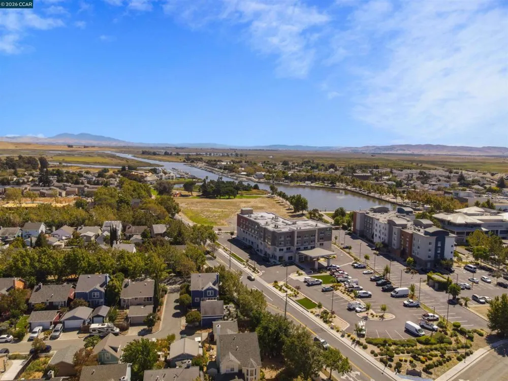 13 Deck Dr Suisun City, CA 94585
