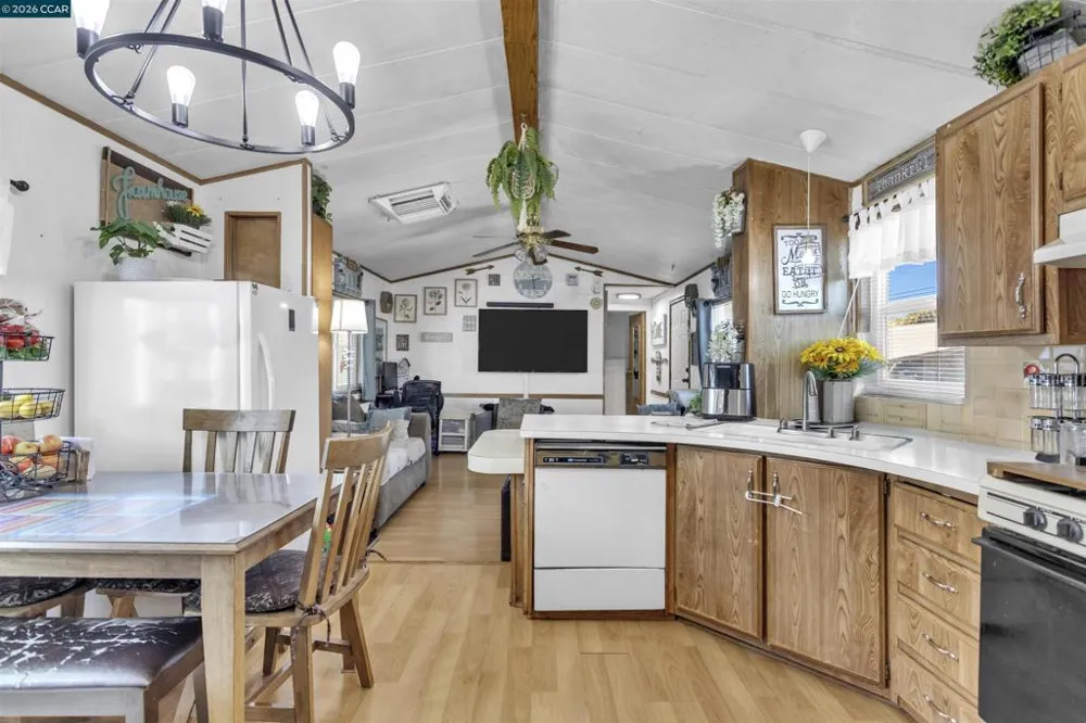 13 Deck Dr Suisun City, CA 94585
