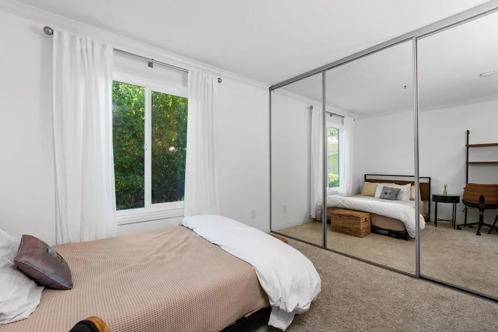 7856 Camino Glorita San Diego, CA 92122
