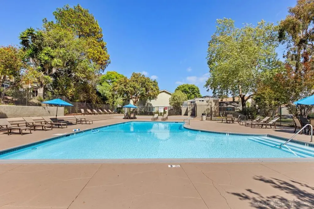 7856 Camino Glorita San Diego, CA 92122