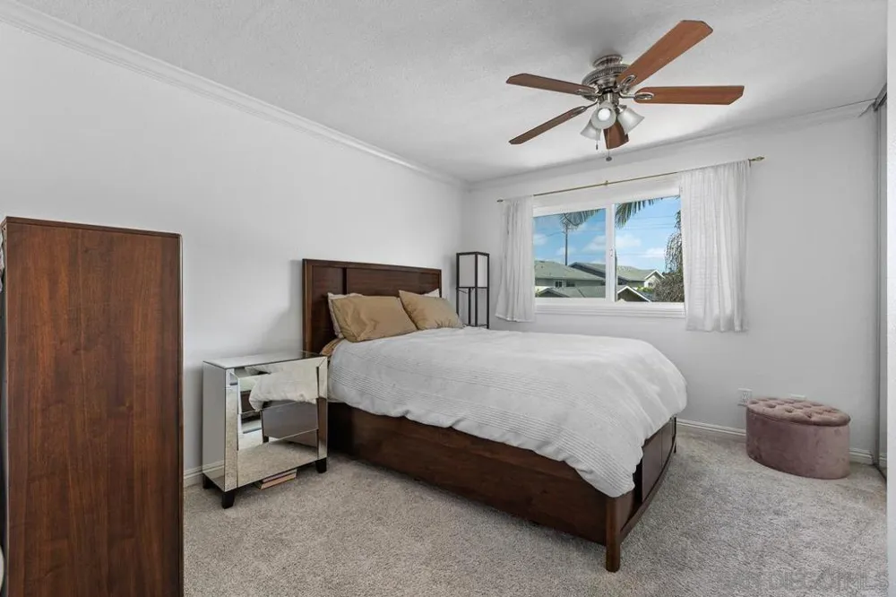 7856 Camino Glorita San Diego, CA 92122