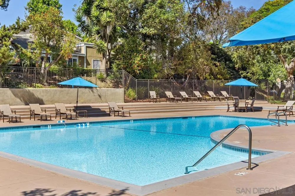 7856 Camino Glorita San Diego, CA 92122