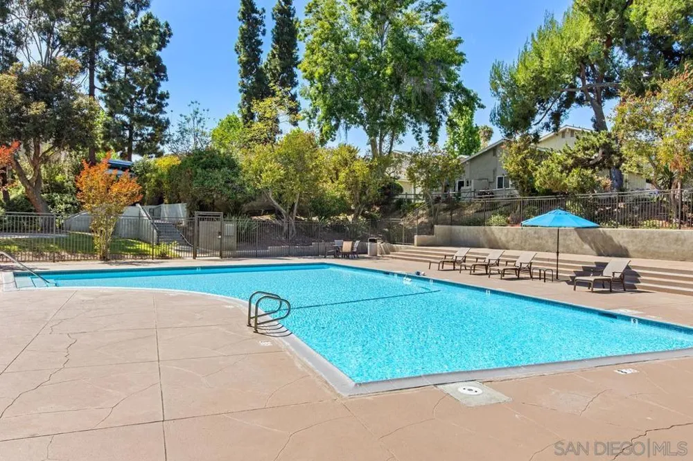 7856 Camino Glorita San Diego, CA 92122
