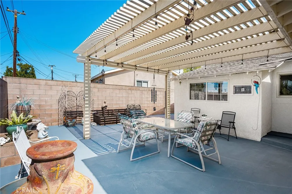 14831 Barnwall La Mirada, CA 90638