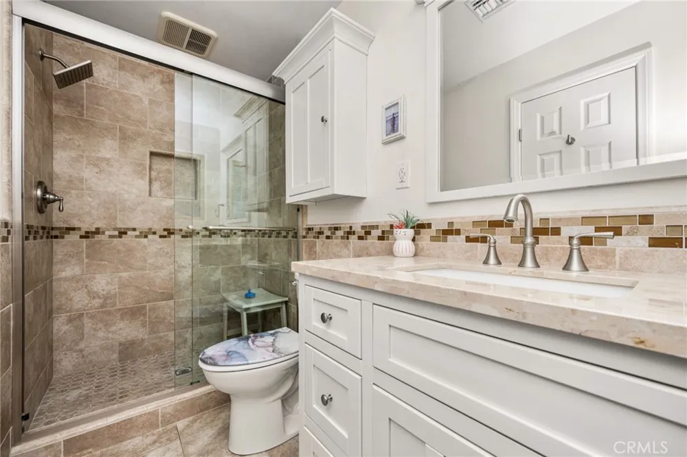 14831 Barnwall La Mirada, CA 90638