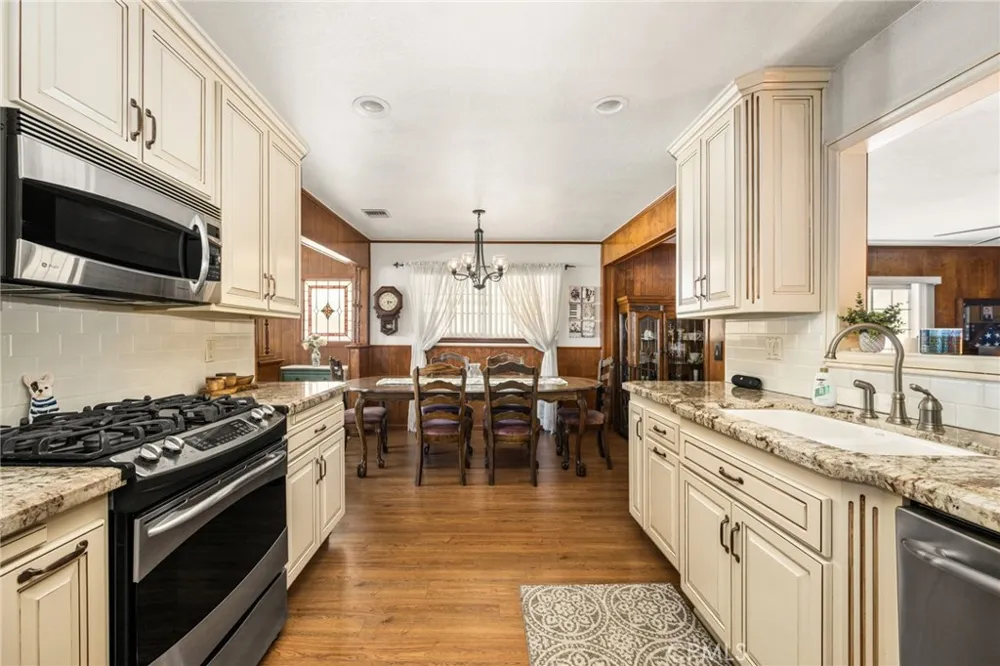 14831 Barnwall La Mirada, CA 90638