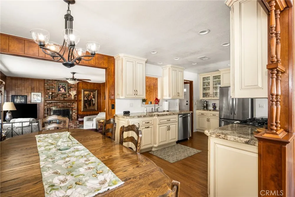 14831 Barnwall La Mirada, CA 90638