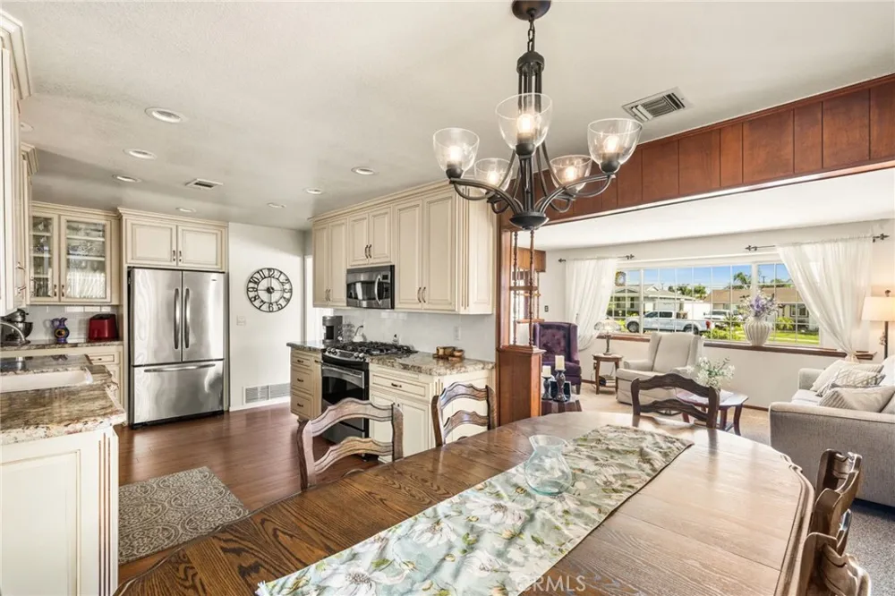 14831 Barnwall La Mirada, CA 90638