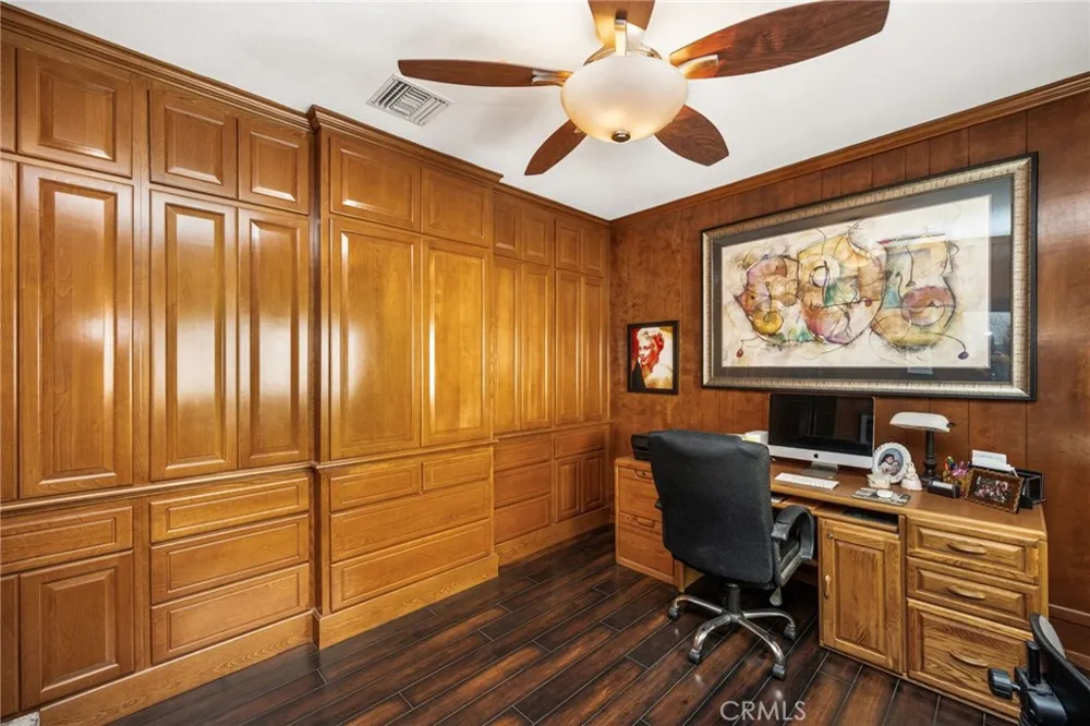 14831 Barnwall La Mirada, CA 90638