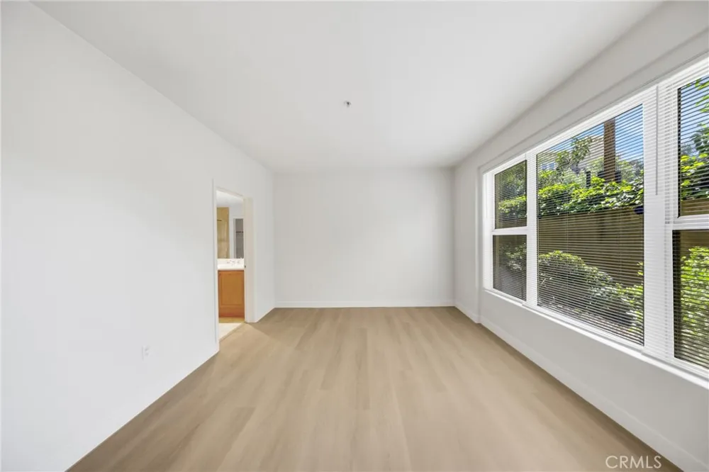 128 Oak Knoll #111 Pasadena, CA 91101
