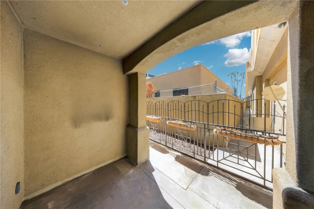 128 Oak Knoll #111 Pasadena, CA 91101