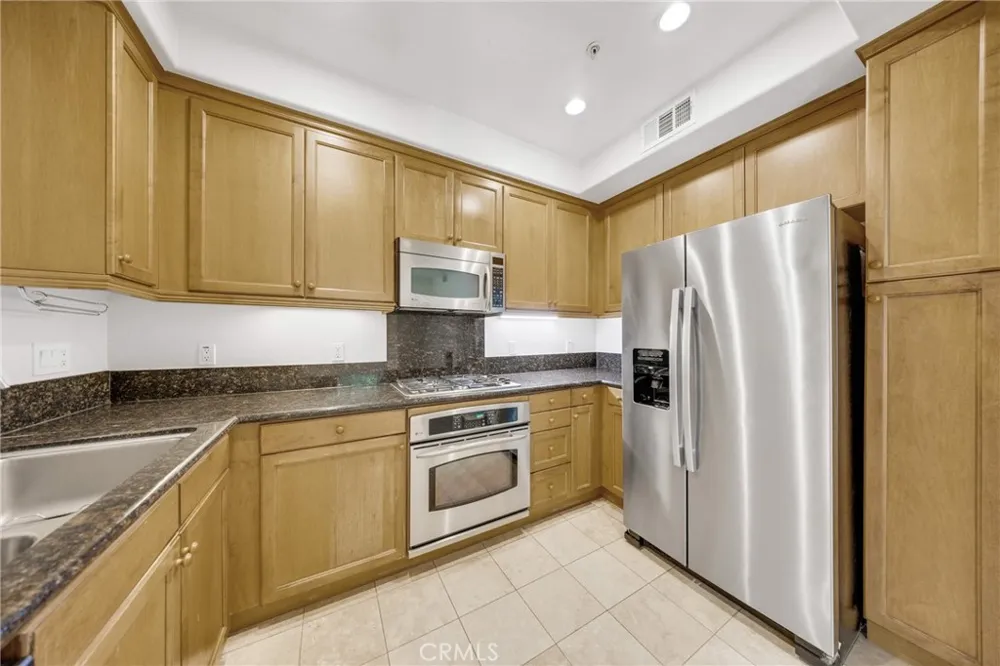128 Oak Knoll #111 Pasadena, CA 91101