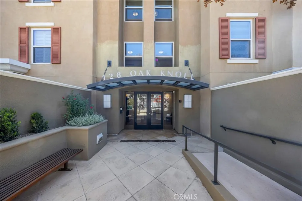 128 Oak Knoll #111 Pasadena, CA 91101