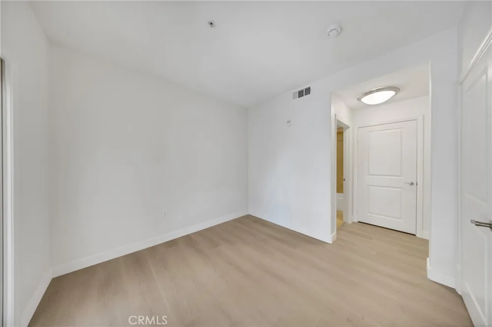 128 Oak Knoll #111 Pasadena, CA 91101