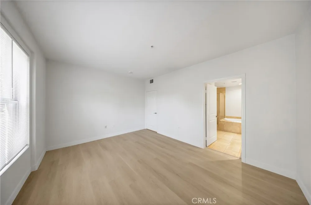 128 Oak Knoll #111 Pasadena, CA 91101