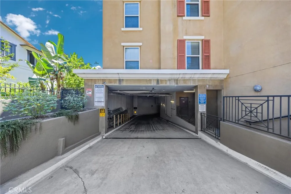 128 Oak Knoll #111 Pasadena, CA 91101