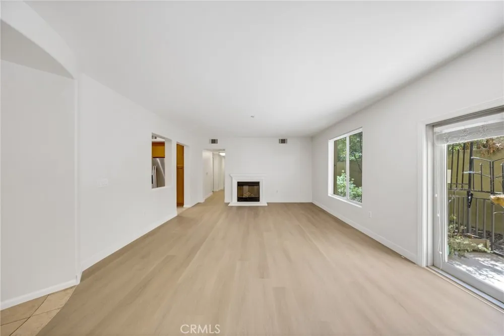128 Oak Knoll #111 Pasadena, CA 91101