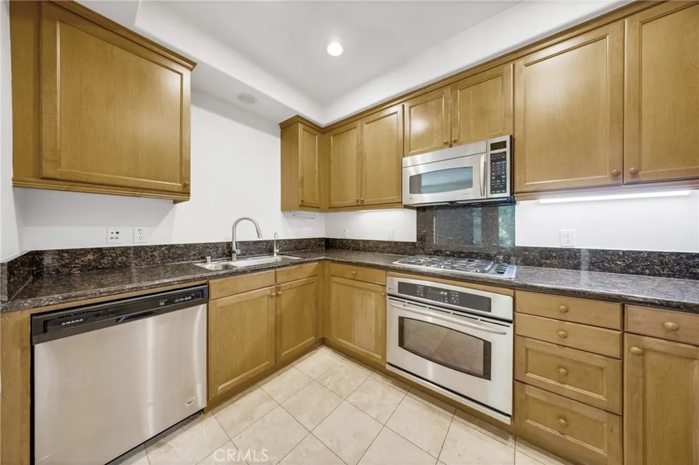 128 Oak Knoll #111 Pasadena, CA 91101