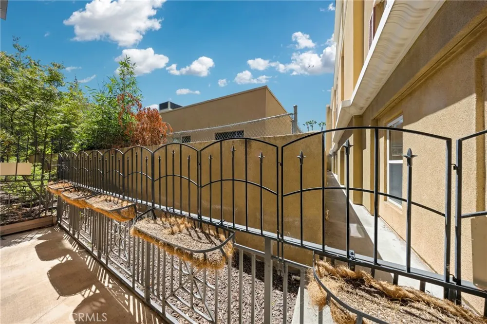 128 Oak Knoll #111 Pasadena, CA 91101