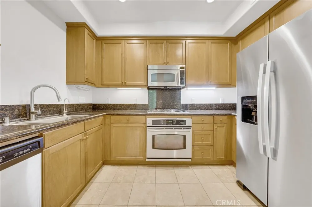 128 Oak Knoll #111 Pasadena, CA 91101