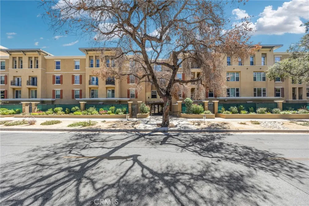 128 Oak Knoll #111 Pasadena, CA 91101