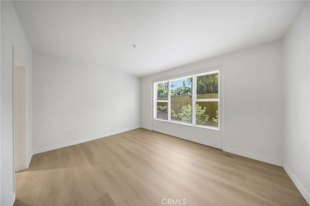 128 Oak Knoll #111 Pasadena, CA 91101