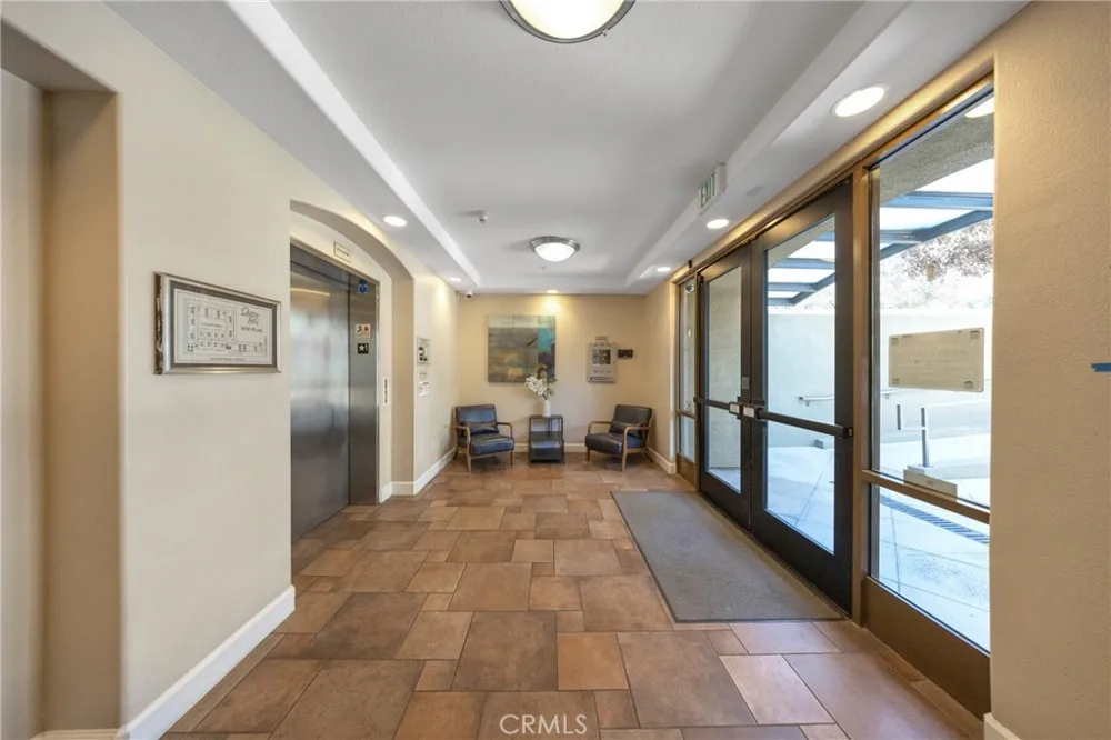 128 Oak Knoll #111 Pasadena, CA 91101