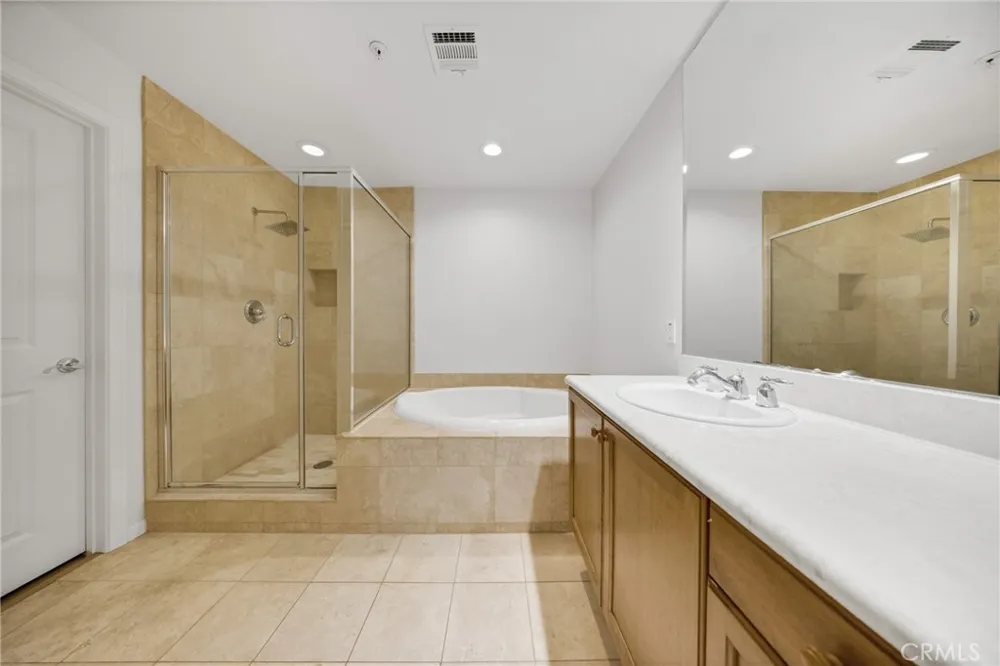 128 Oak Knoll #111 Pasadena, CA 91101