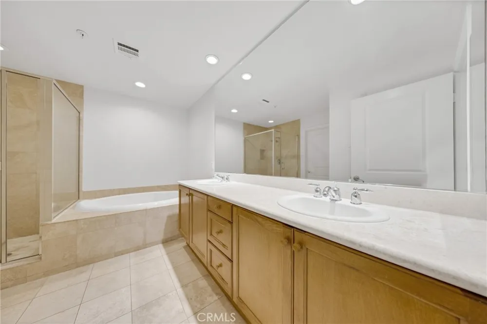 128 Oak Knoll #111 Pasadena, CA 91101