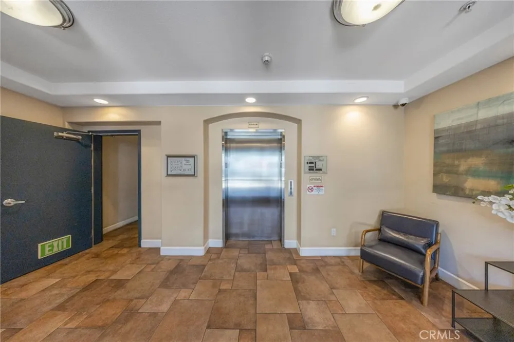 128 Oak Knoll #111 Pasadena, CA 91101