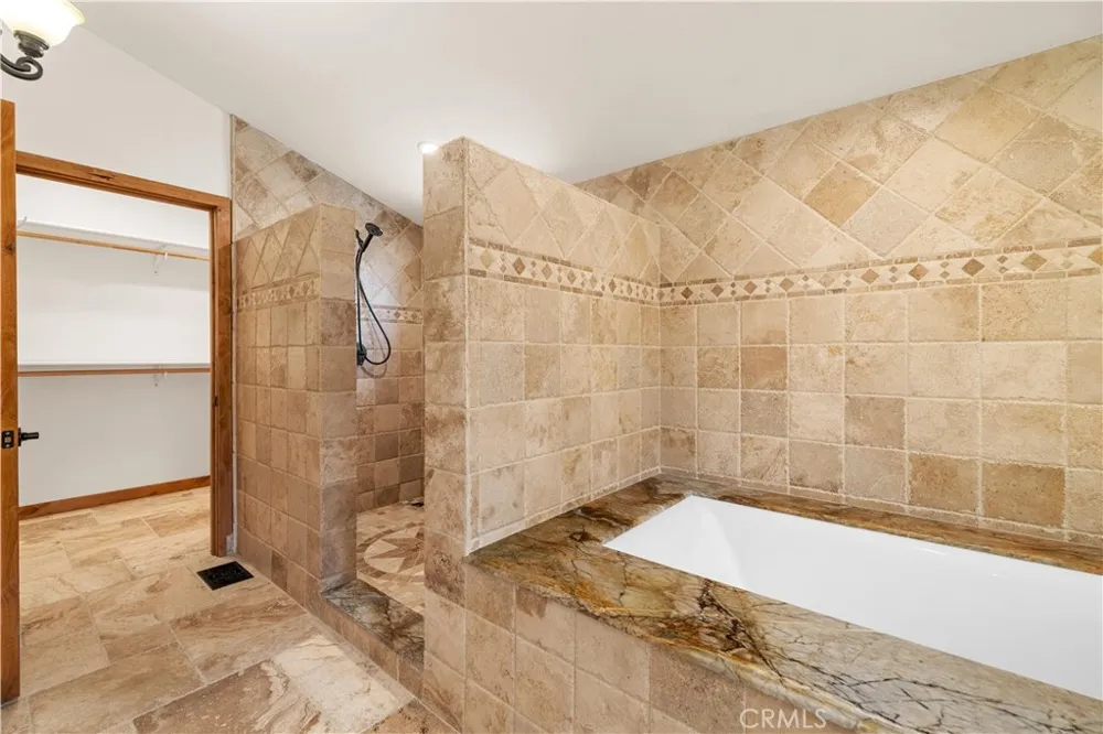 9957 Shoup Avenue Chatsworth, CA 91311