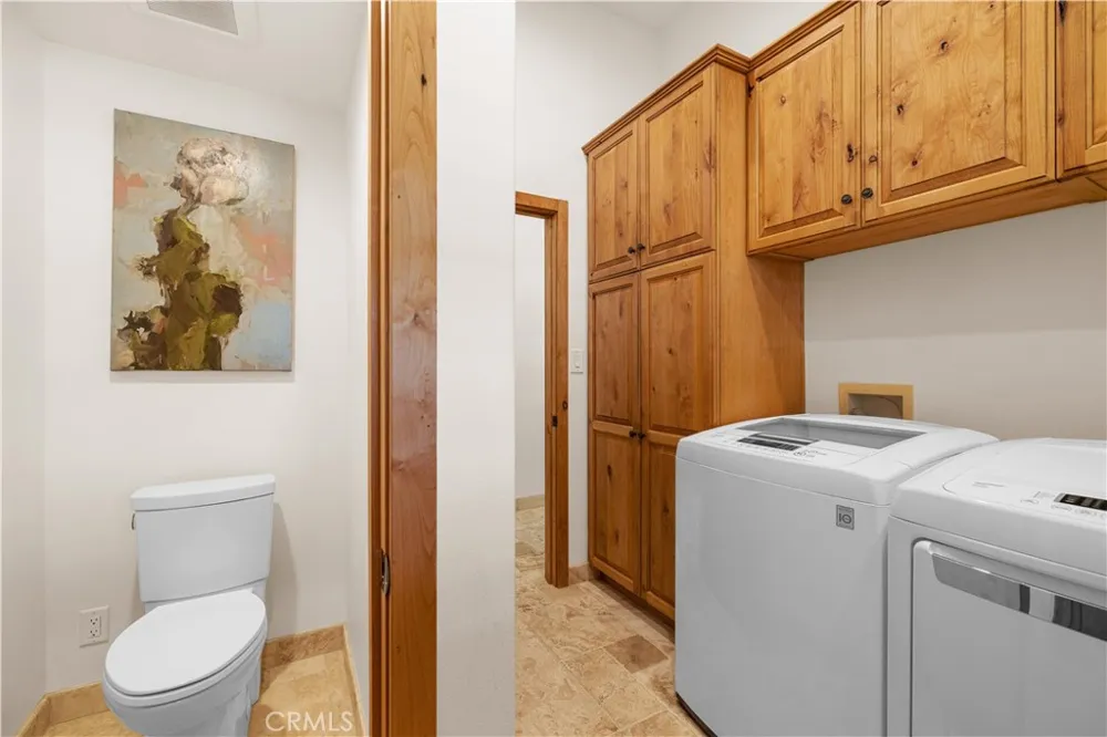 9957 Shoup Avenue Chatsworth, CA 91311