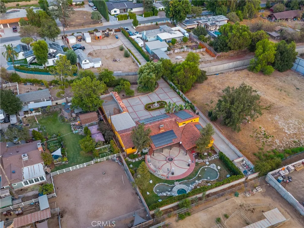 9957 Shoup Avenue Chatsworth, CA 91311