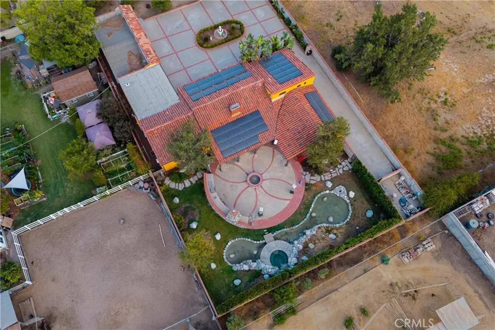 9957 Shoup Avenue Chatsworth, CA 91311