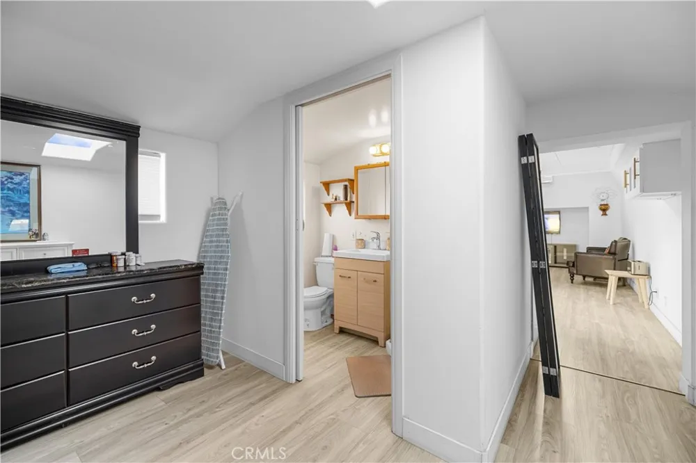 9957 Shoup Avenue Chatsworth, CA 91311