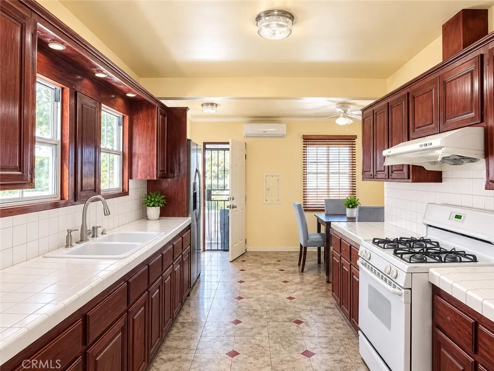 142 Stockbridge Alhambra, CA 91801